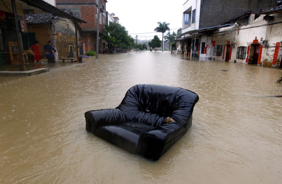 广州大暴雨致1.85万人受灾 已造成4死4失踪-精彩图集-富诺财经网