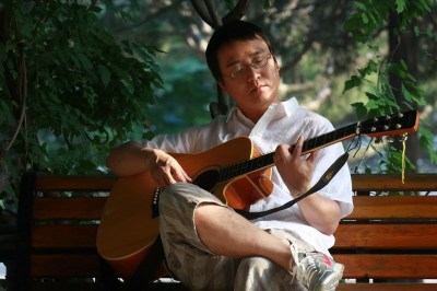 张恒发原创单曲纪念邓丽君 网易云音乐首播
