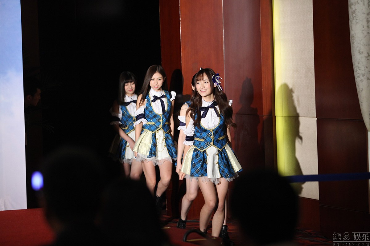 <em>女团SNH48</em>巡回演唱会发布会_网易娱乐