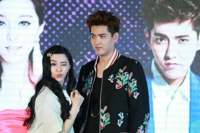 范冰冰公主抱吴亦凡 赞李晨比陈赫帅