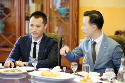 耿乐《实习生》总裁上阵喝酒血拼应酬客户