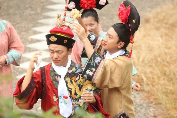 《爸爸去哪儿3》穿越清朝 静妃掐架蓝嬷嬷