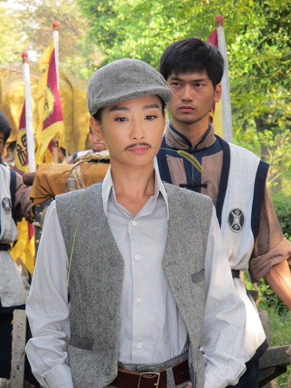 女扮男装之翩翩俏公子_女扮男装之倾城公子_