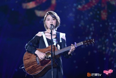 尚雯婕含泪回归