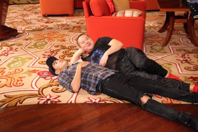 挑战88层高楼 阮经天哥哥力Max背岳云鹏上楼