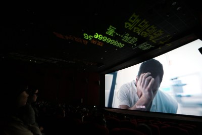 《刺客信条》首映法鲨赞粉丝：So Hot