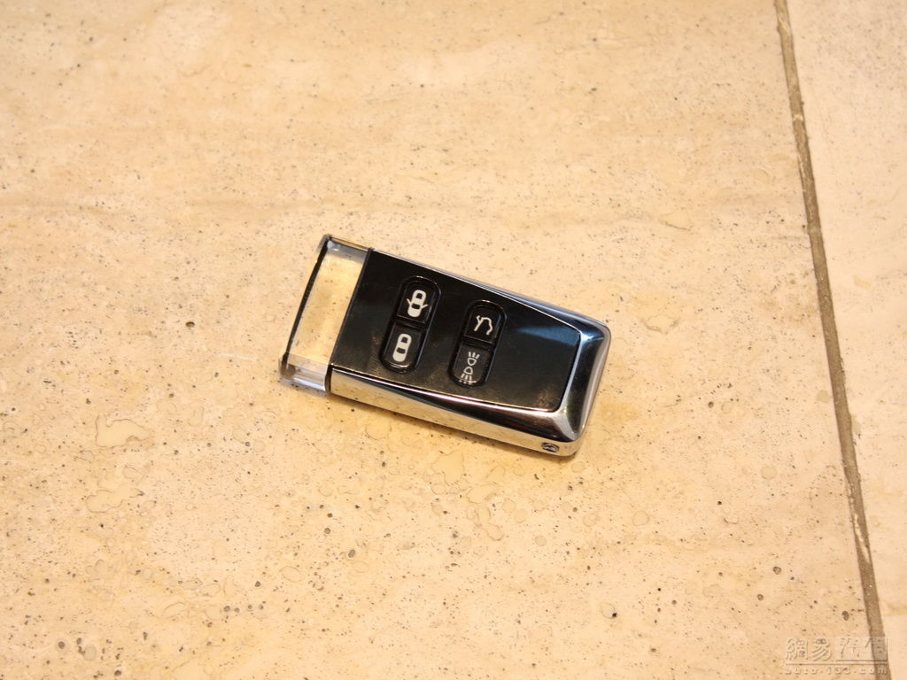 阿斯顿·马丁V8 Vantage 2011款 4.7 Sportshi