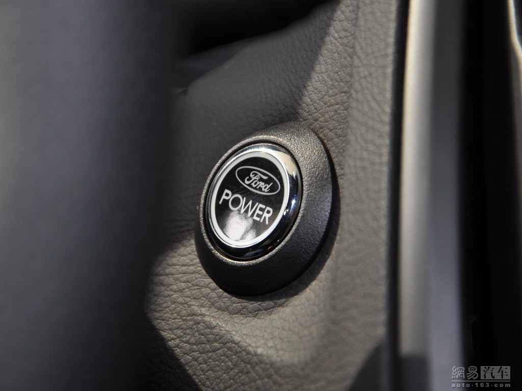 福特福克斯ST 2013款 2.0T MT(热血橙) 钥匙孔