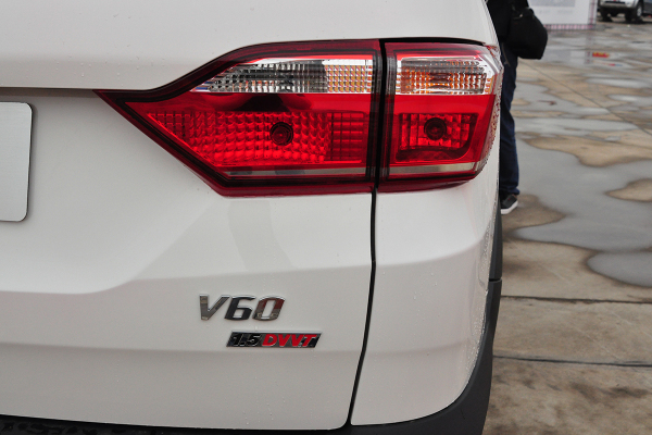 福汽新龙马启腾V60