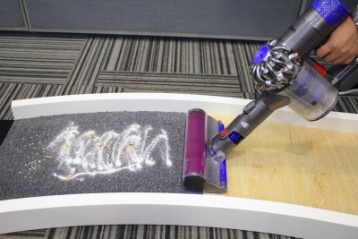 DYSON V6 FLUFFY 清洁效果测试