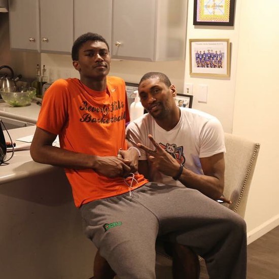 星秀:维斯弟弟是个小胖子 尼克杨加盟德国足球队